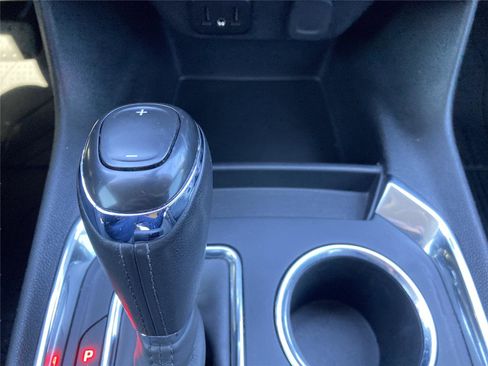 Used 2020 Chevrolet Traverse LT image 17