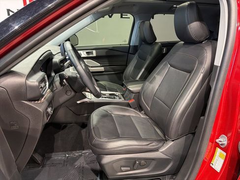 Used 2023 Ford Explorer Limited w/ Limited Technology Package AWD/4WD image 10