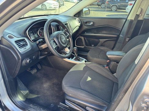 Used 2019 Jeep Compass Sport image 10