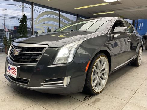 Used 2017 Cadillac XTS Luxury image 3
