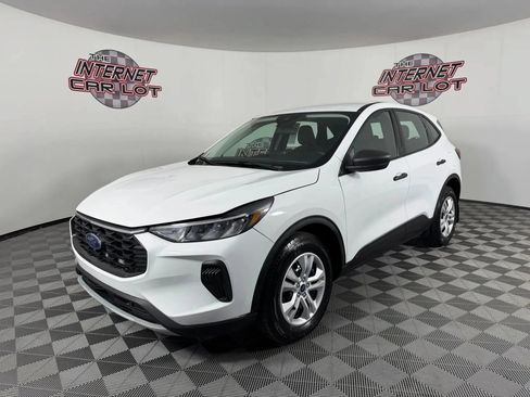Used 2023 Ford Escape AWD image 3