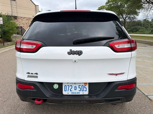 Used 2016 Jeep Cherokee Trailhawk w/ Leather Interior Group AWD/4WD image 6