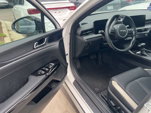 Used 2025 Kia K5 GT-Line w/ GT-Line Premium Package FWD image 4