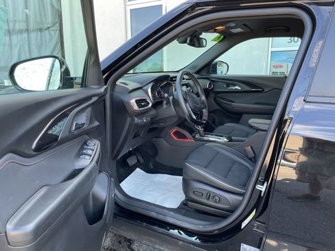 Used 2023 Chevrolet TrailBlazer RS w/ Technology Package AWD/4WD image 8