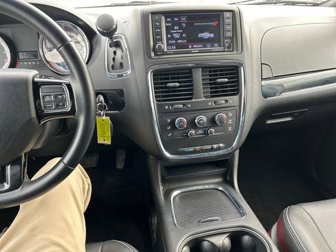 Used 2018 Dodge Grand Caravan SXT w/ Blacktop Package image 19