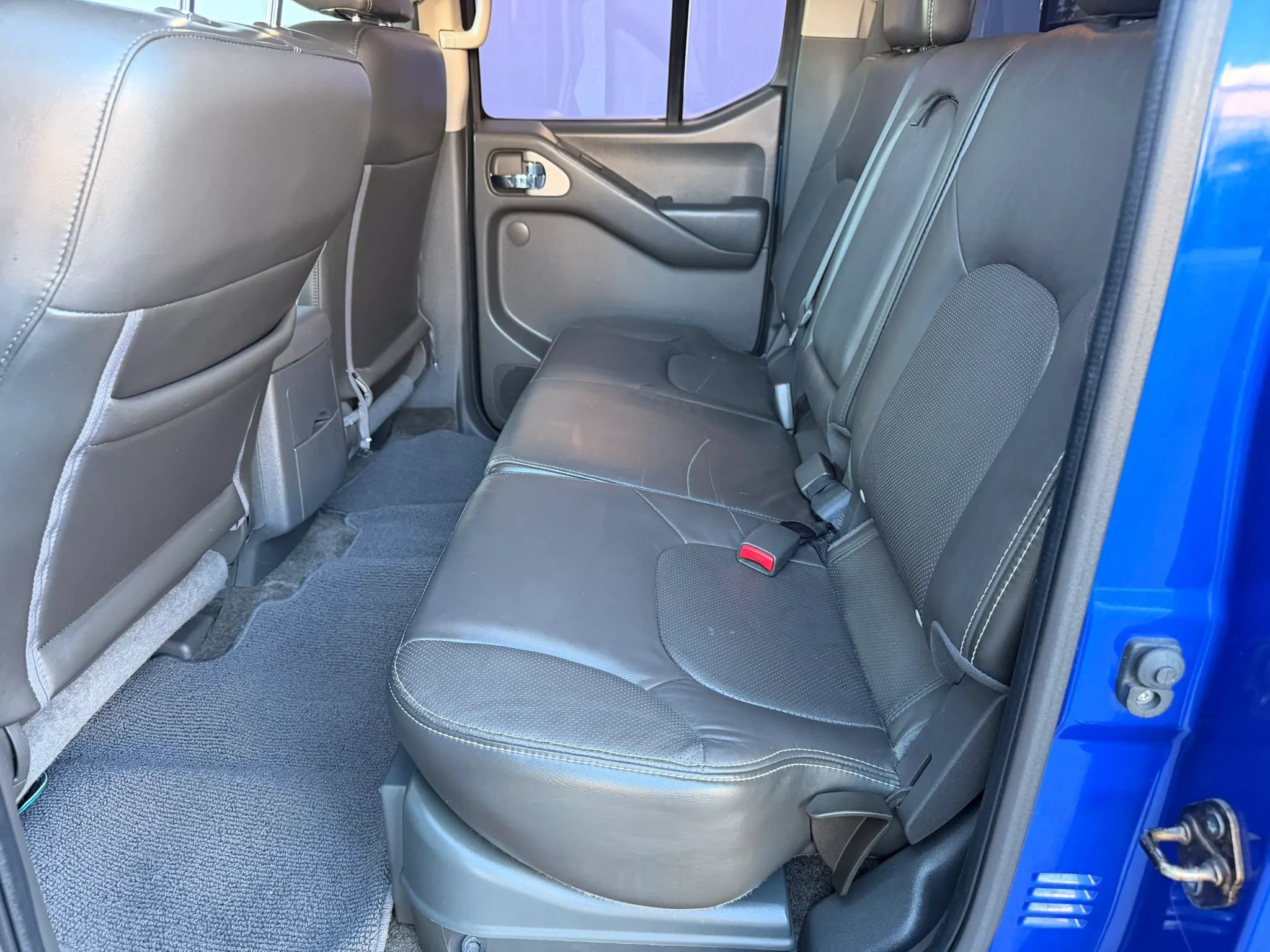 Used 2015 Nissan Frontier PRO-4X w/ Pro-4x Luxury Package AWD/4WD image 15