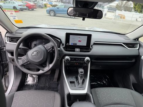Used 2024 Toyota RAV4 XLE FWD image 15