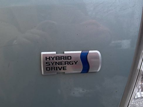 Used 2013 Toyota Prius V Three image 10