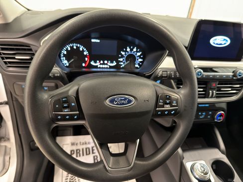 Used 2021 Ford Escape SE FWD image 19