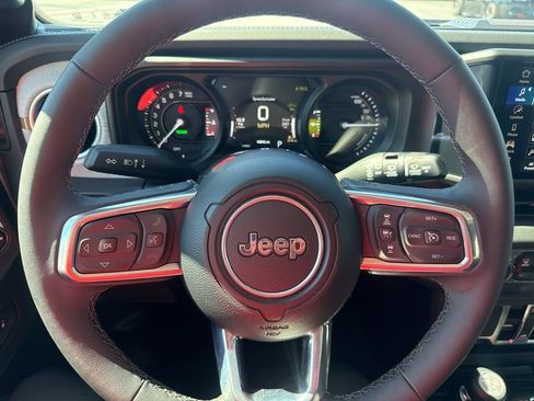 Certified 2025 Jeep Wrangler Unlimited Sahara image 20