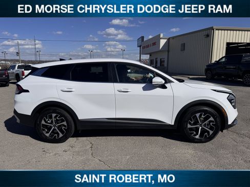 Used 2025 Kia Sportage EX image 7