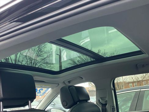 Used 2024 Audi Q8 e-tron Premium image 19