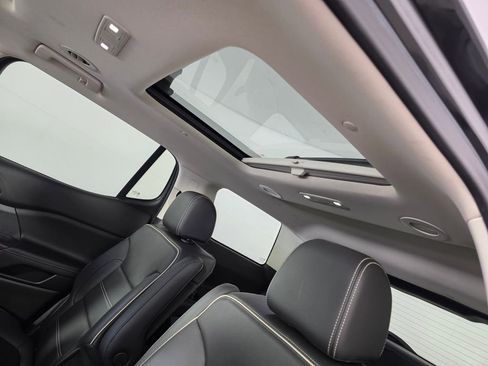 Used 2020 GMC Acadia Denali w/ Denali Ultimate Package image 17