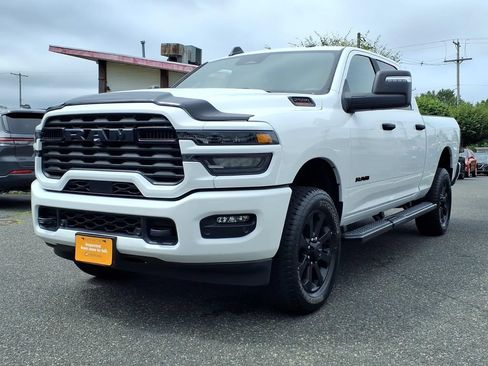 Certified 2025 RAM 2500 Big Horn AWD/4WD image 3