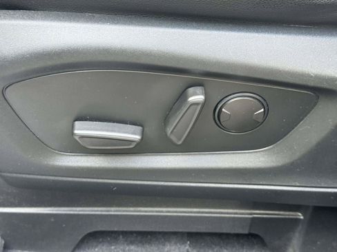 Used 2021 Ford Explorer Limited w/ Equipment Group 301A AWD/4WD image 18
