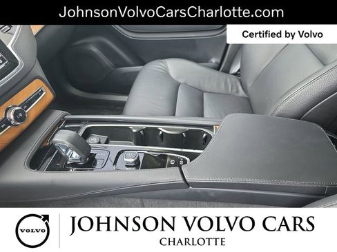 Certified 2025 Volvo XC90 B6 Plus image 28