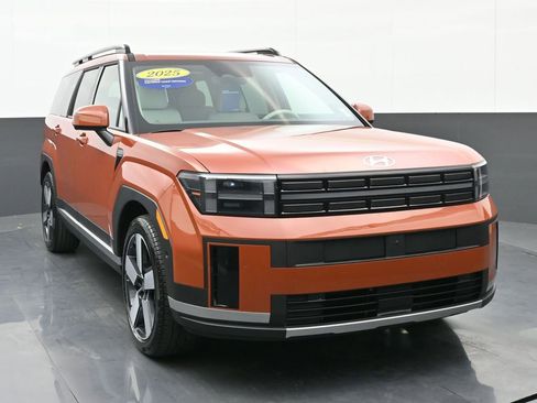Used 2025 Hyundai Santa Fe Limited image 8