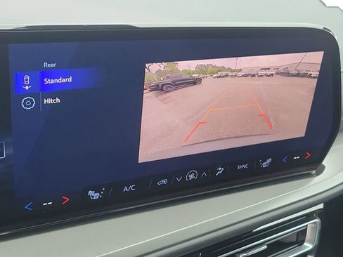 Certified 2026 Chevrolet Traverse LT FWD image 34