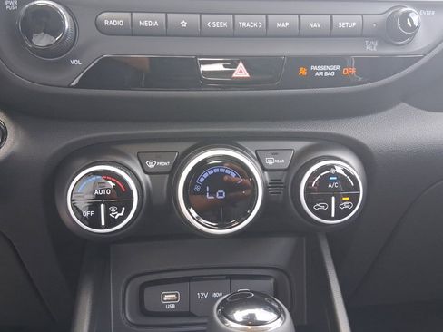 New 2025 Hyundai Venue Limited image 24