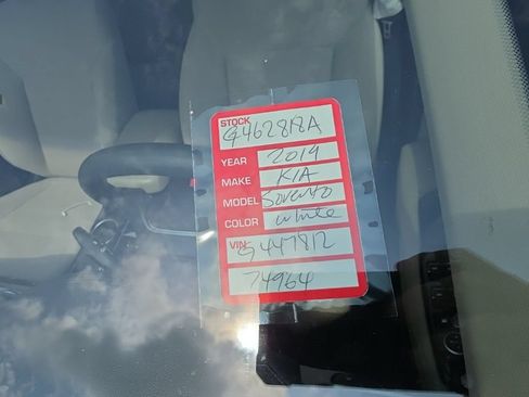 Used 2019 Kia Sorento FWD image 8