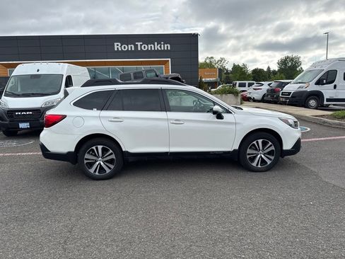 Used 2018 Subaru Outback 2.5i Limited AWD/4WD image 9