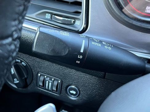 Used 2019 Dodge Challenger R/T image 36