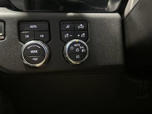 Used 2026 GMC Sierra 1500 SLT AWD/4WD image 14