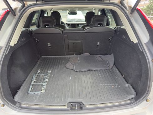 Certified 2023 Volvo XC60 B5 Core w/ Climate Package image 7