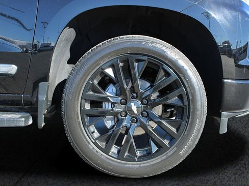 Used 2023 Chevrolet Silverado 1500 High Country w/ High Country Premium Package image 9