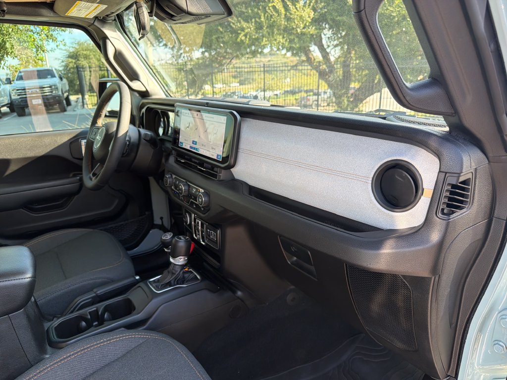 Used 2024 Jeep Wrangler Unlimited w/ Convenience Group AWD/4WD image 36