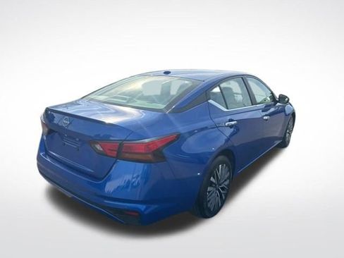 Used 2025 Nissan Altima 2.5 SV FWD image 5