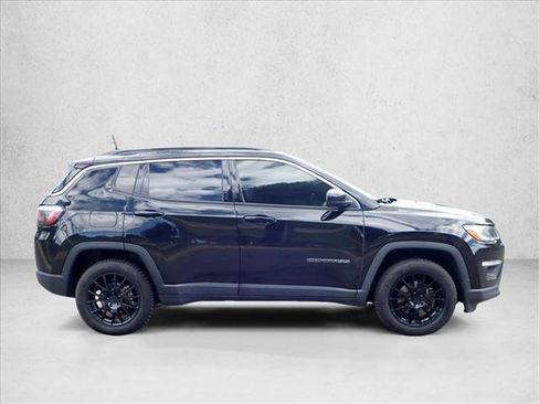 Used 2019 Jeep Compass Latitude AWD/4WD image 5