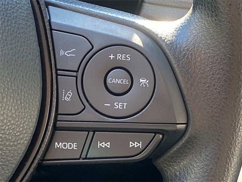 Used 2022 Toyota RAV4 XLE image 19