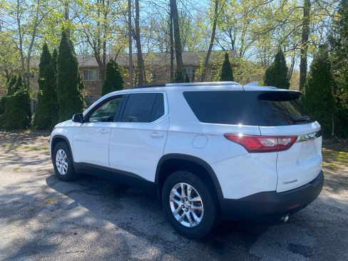 Used 2018 Chevrolet Traverse LT image 3
