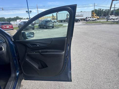 Used 2020 Chevrolet Equinox LT FWD image 21