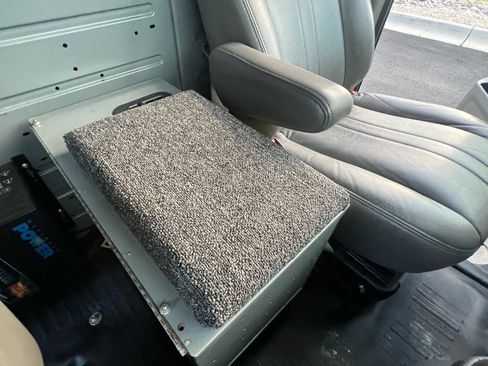 Used 2014 Chevrolet Express 2500 w/ Cold Climate Package image 21