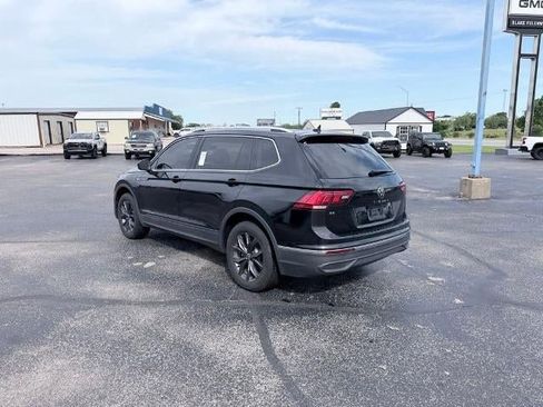 Used 2022 Volkswagen Tiguan SE FWD image 3