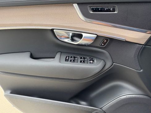 New 2026 Volvo XC90 B5 Core w/ Protection Package Premier image 16