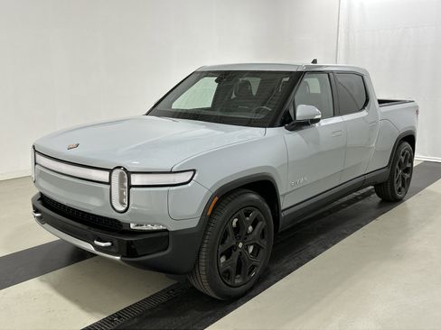 Used 2023 Rivian R1T Adventure image 1