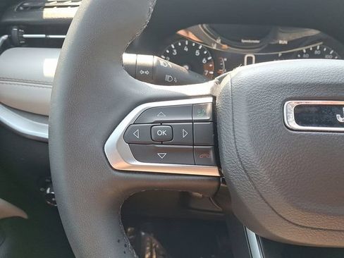 Used 2026 Jeep Compass Limited AWD/4WD image 19