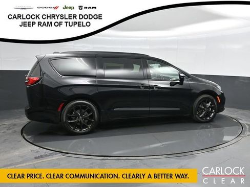 New 2026 Chrysler Pacifica Limited w/ Uconnect Theater Family Group image 3