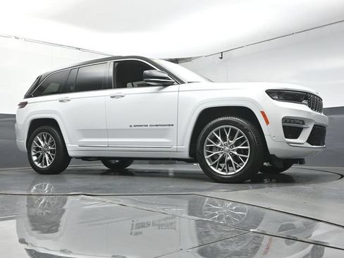Used 2025 Jeep Grand Cherokee Summit AWD/4WD image 33