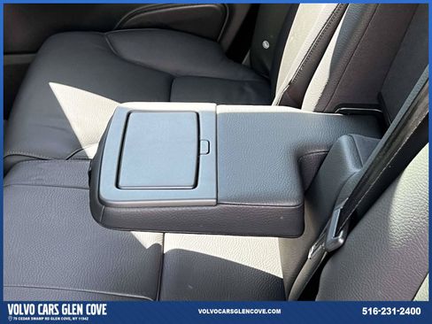 Used 2025 Volvo XC90 T8 Plus w/ Protection Package Premier AWD/4WD image 10