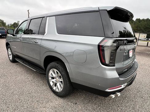 New 2026 Chevrolet Suburban Premier w/ Sun And Tow Package image 27