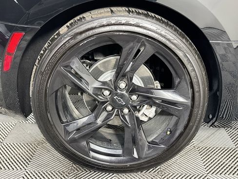 Used 2024 Chevrolet Camaro LT w/ RS Package image 28