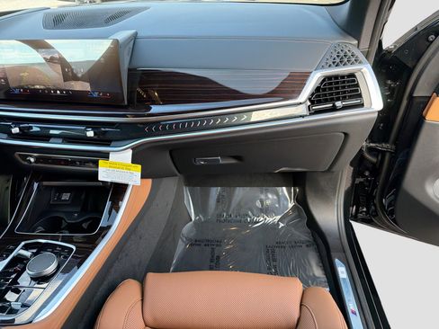 New 2026 BMW X5 xDrive50e w/ M Sport Package image 18