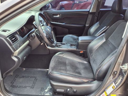 Used 2016 Toyota Camry XSE w/ Moonroof Package FWD image 15