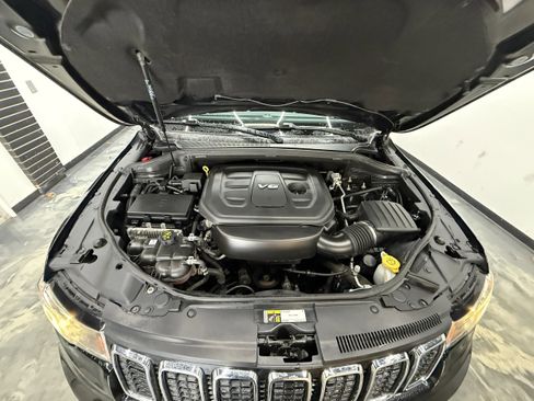 Used 2017 Jeep Grand Cherokee Limited w/ Trailer Tow Group IV image 27