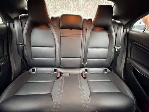 Used 2019 Mercedes-Benz CLA 250 image 16