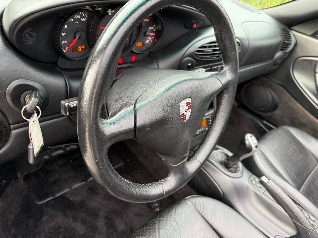 Used 2001 Porsche Boxster RWD image 37
